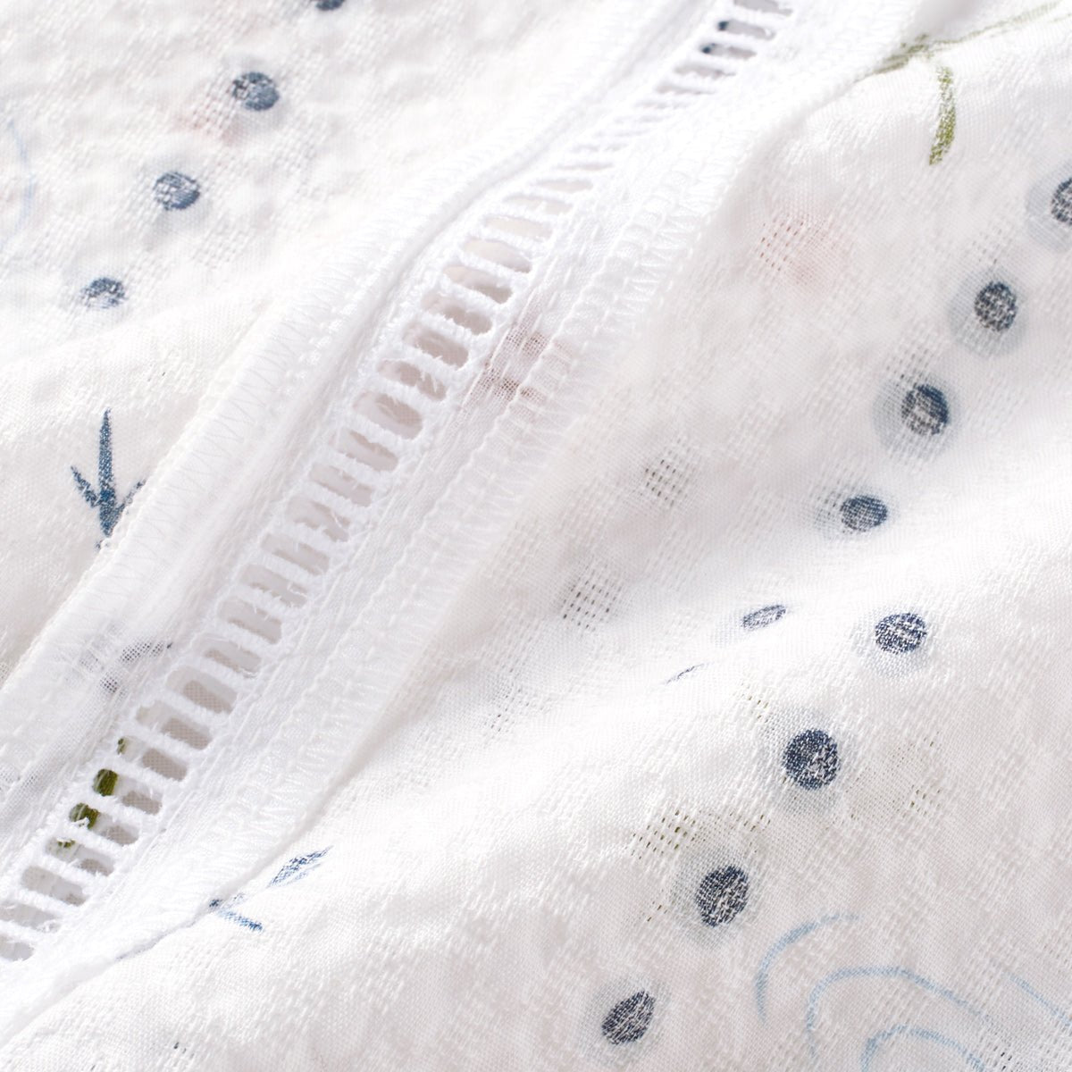 Two-piece Kimono Jinbei - Playing at the Waterside - 12-7516-844-01-90