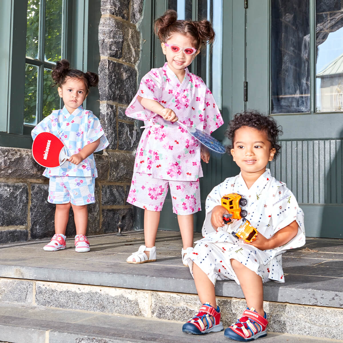 Two-piece Kimono Jinbei - Playing at the Waterside - 12-7516-844-01-90